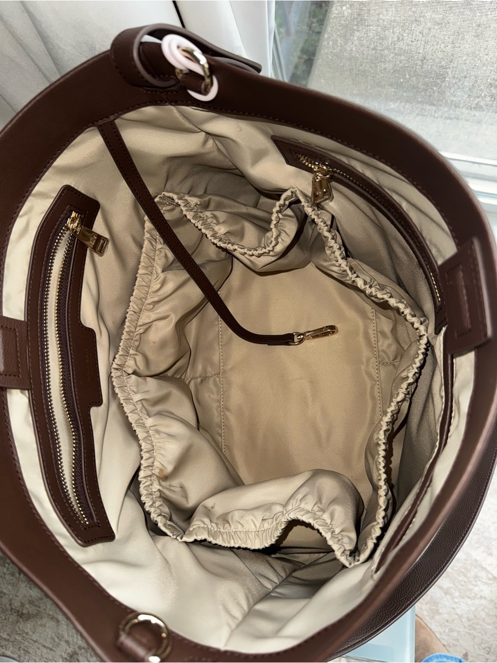 Mina Baie Harlow Midi Vegan Luxury Diaper Bag - Picture 4 of 5